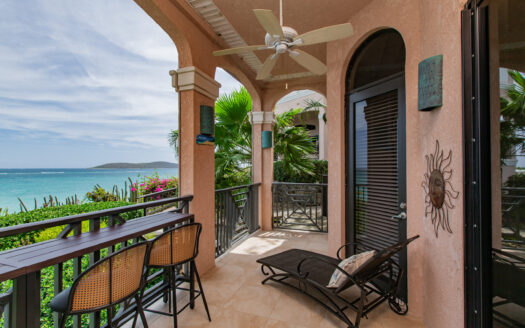 Seaside Delight: Pool Access and Stunning Buck Island Views